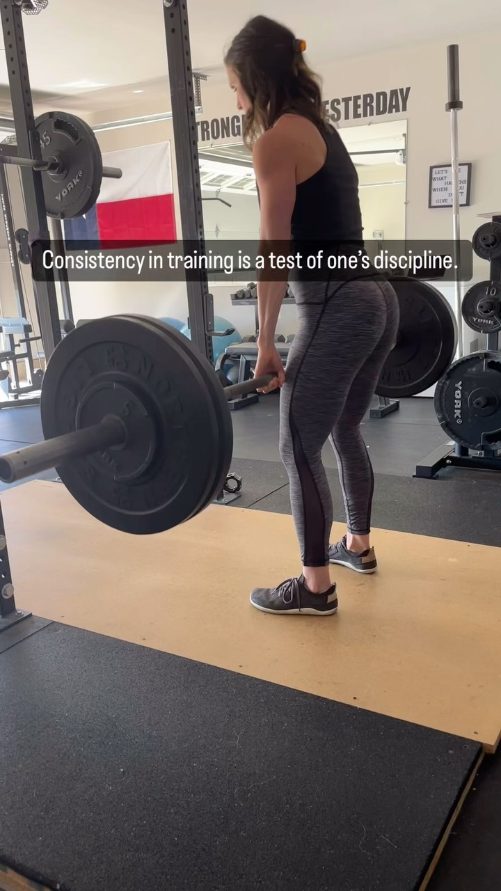 I was thinking about this the other day when I went into the gym to do my workout. I honestly wasn’t feeling it that day and it would have been easier to just skip it. I remembered how if I just didn’t show up every time things got hard, I would never reach my goals. Showing up for my workouts develops discipline that carries over into my every day life.
Disciplined people = Successful people
Want to work with me? I offer in person training for clients in Dallas, TX from my home gym as well as online coaching so women can work with me from anywhere. Let me help you reach your goals in 2024 💪🏻
•
•
•
#momswholift #postpartumfitness
#fitnessmotivation #homeworkouts #womensfitness #getstrong #buildmuscle #dallaspersonaltraining #dallasfitness