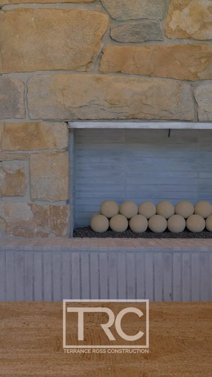 Marvel at the fusion of natural wooden beams, sleek lines, and the iconic rock wall that epitomizes Williams’ visionary style. This restoration beautifully captures the essence of mid-century modern architecture, blending seamlessly with the desert landscape. Follow us for an inside look at this architectural gem and the timeless elegance of Desert modernism. Connect with TRC today for your dream home remodel.
#PalmDesertModernism #NaturalWoodBeams #DesertHomes #ModernArchitecture #DesertLiving #RusticModern #ArchitecturalHarmony #DesertAesthetics #WarmInteriors