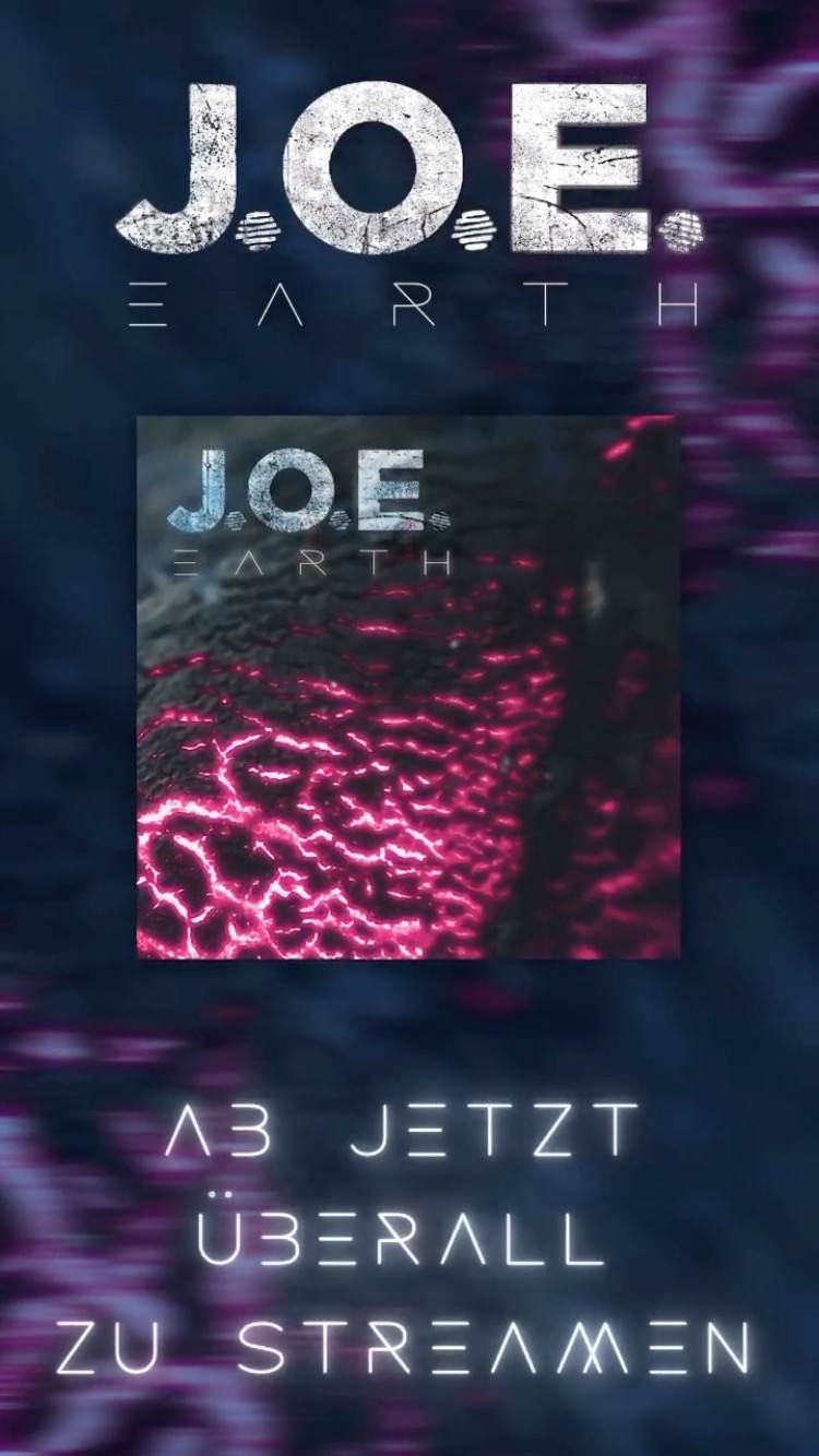 EARTH - OUT NOW
Today is the day. Unser Debutalbum EARTH wird in die große weite Welt entlassen.
Wir sind wahnsinnig stolz und happy mit euch diesen Moment zu teilen.
EARTH ist eine kraftvolle Sammlung von Songs, die die menschliche Existenz in all ihren Facetten mit Bezug zu uns selbst und der
Welt erforscht. Mit genre-sprengenden, progressiv-alternativen Klängen
und tiefgehenden, gesellschaftskritischen Lyrics nehmen wir euch mit auf eine introspektive Reise durch die Menschheit und sind gespannt was ihr dazu sagt.
Wer von euch hat schon mal reingehört?
EARTH ist ab sofort auf allen Streamingplattformen erhältlich LINK IN BIO
CD Order an info@joeband.de
#outnow #newalbum #earth #joeband #joebandmusic #ordernow