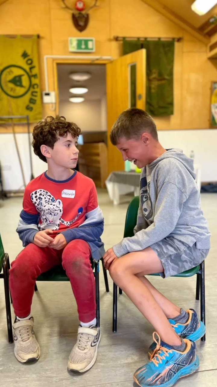 Today we used oil pastels to create super colourful initial art, and used salt on our watercolour paintings to create a stellar star effect ✨ ⭐️🎨
In drama we laughed a lot exploring comedy, created some very imaginative, epic stories, improvised short scenes and played lots of fun games! 🥳🎉🤪🌈