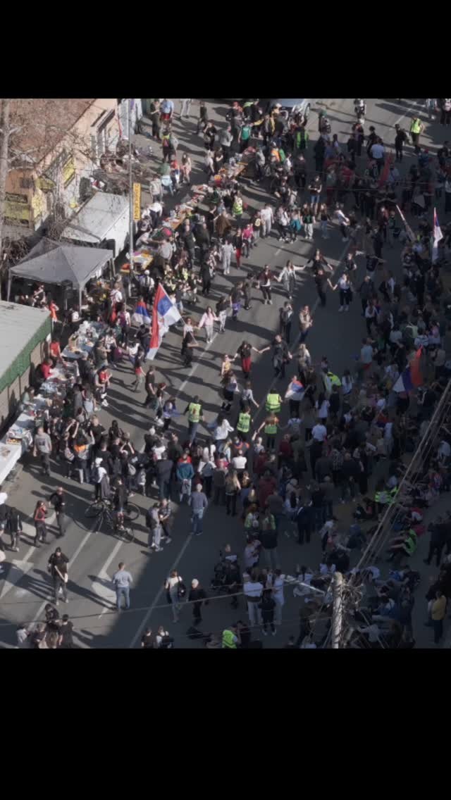 STUDENTSKI MARŠ KA BEOGRADU -Studentsko kolo u Novoj Pazovi
#maršnabeograd #studentskiprotest #studentprotests #protestserbia @studenti_u_blokadi #