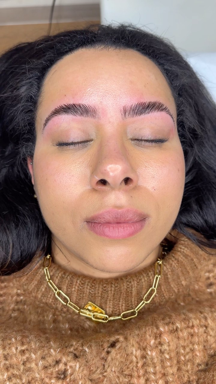 Come with me and let’s give @darbi.louise a natural fluffy but clean lamination look as requested😍 get your brows right with us for 30% off!
Code: VALENTINES30
Brow lamination and highly defined brow courses available with @beautynationacademy_
#browlamination #browthread #browshape #perfectbrows