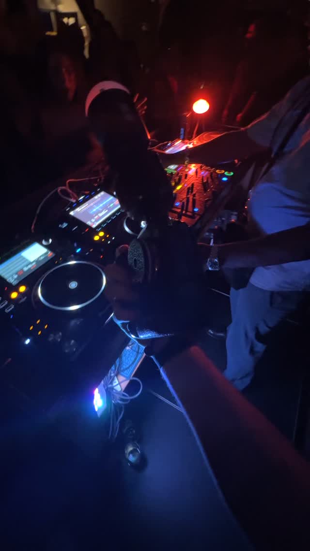 Sneak peak using the Oreo Lens from @retropiacam - shooting a fab event at @acanteen
@norrisdabosswindross @mccreedmusic @mjcole
#eventphotographers #eventphoto #retropia #oreolens