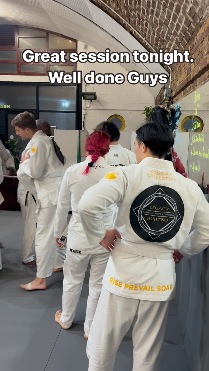 How do you feel after training Jiujitsu ?
Jiujitsu is not being better than someone else. It’s about being better than you used to be.
#selfdefencetraining #bjj #hoxton #london
#martialarts #basics
#fundamentals #CFSBJJ #jiujitsu
#jujitsuforeveryone #GCS #cfshoxton