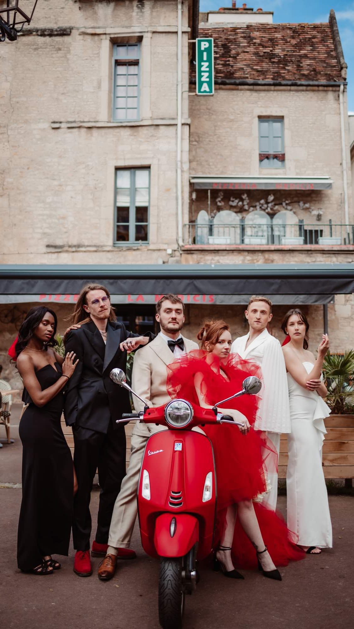 Shooting inoubliable lors de mon dernier WORKSHOP
« RED IS THE NEW WHITE »
avec une dream team de folie!!!
Vous voulez en voir plus ?!!
@eneane.weddingplanner
@moonrisephotography
@p.a_floral.artist @team_blandindelloye_caen
@aidaloumkarsenty @lescoiffuresdanais
@normandybike
@charlottecreationsgourmandes
@aux.caves.des.grands.cepages
@creative.s_gang
@amandine.grlt @pelleoie
@priscilla_msk
@dylanformentinoff
@ecceopni
@ju_jmz
@ambarcaen
