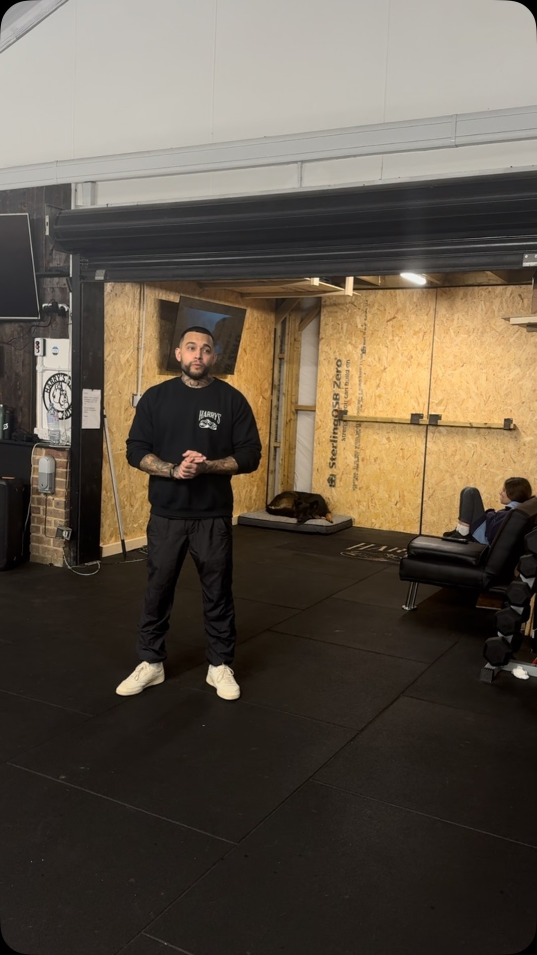 This video is for all the parents who want to train but feel they can’t bring the kids!
#boxing #training #berkhamsted #berkhamstedboxing #berkhamstedgym #bringyourkids #noexcuses #gym #harrysboxing