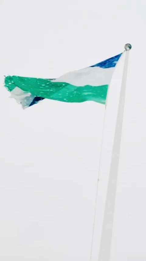 Sista dagen på året, även sista dagen vi serverar våran otroliga Julvåffla!
Lätt motvind till stugan, väl värt mödan🤍
Gott nytt år på er allesammans!