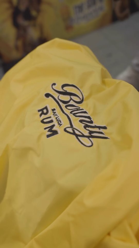 it's been over a year since i've shared any work on here 🙈
so in an attempt to change that, i'm going to start sharing at least once a week. (cue internal panic of commiting to something publicly).
starting with this little gem right here.
i had the best time capturing this carnival activation for @coldr.london and @bountyrumstlucia 🇱🇨
hair, nails, music and rum? count me in!
always a pleasure working with the @coldr.london team.