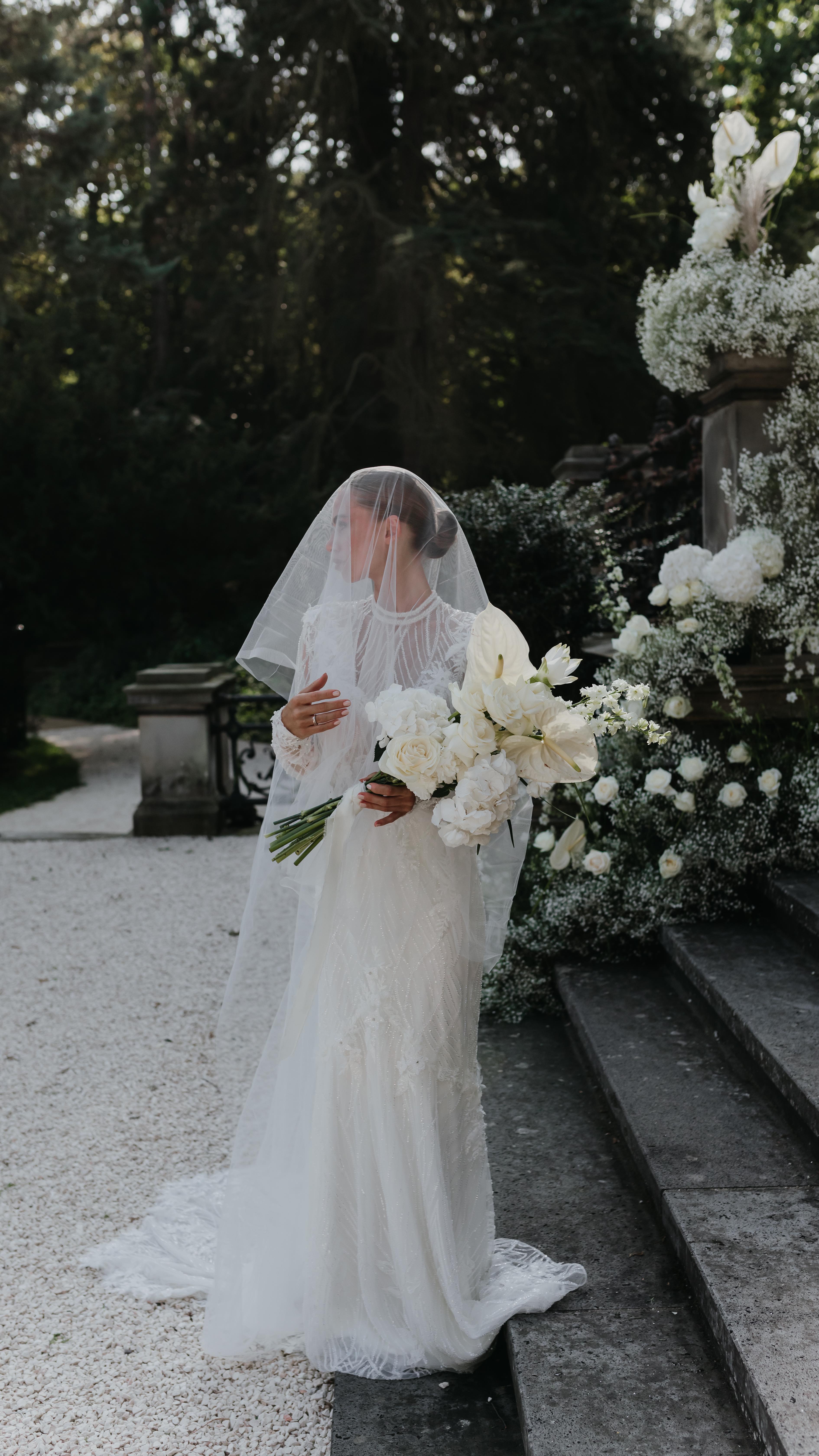 Our Last campaign for @martinalianabridal. We love the results and are looking forward to show you more.
Photography @karinawiebe_photography
Film @wildfirehearts.films
Gowns @martinalianabridal
Models @janinehassenrik @lorena.ubn
@kim.davut
Flowers & Decoration @houseoflove_cologne
Location: @stellarheni
Papeterie: @janinehassenrik