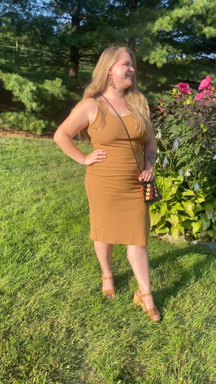 Looking forward to that summer glow & dressing up to go out 🎉
.
.
.
.
.
.
#summeriscoming #summer #sunshine #summerglow #lookgood #feelgood #enjoylife #jewelry #accessories #handmade #madeinghana