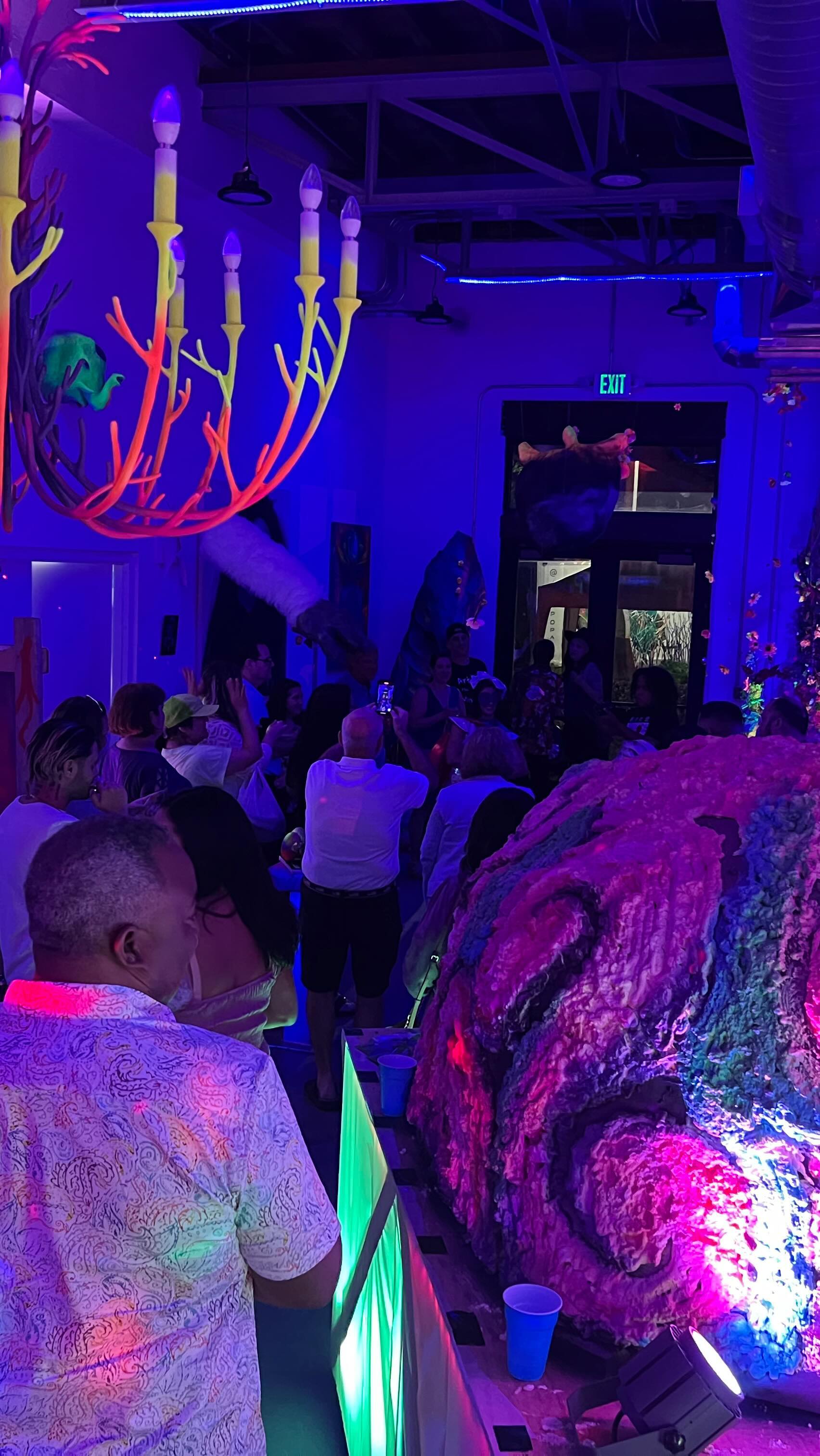 🙏thank you to all our wonderful guests for being a part of Lara’s (@larasugarcoats ) beautiful art exhibition on mental health awareness & the therapeutic power of art ✨🎨
Grateful for the support from Broward County Cultural Division ( @browardarts ) 🙌
💜we love & appreciate all of you for coming out & creating with us
👽 @marcosconde__
#artgallery #fortlauderdale #browardarts #artexhibition #mentalhealthawareness #arttherapy #neonart #blacklightart #artinstallation #neonvibes #creativecommunity #creativeclass #luxurylifestyle #artists #therapyart