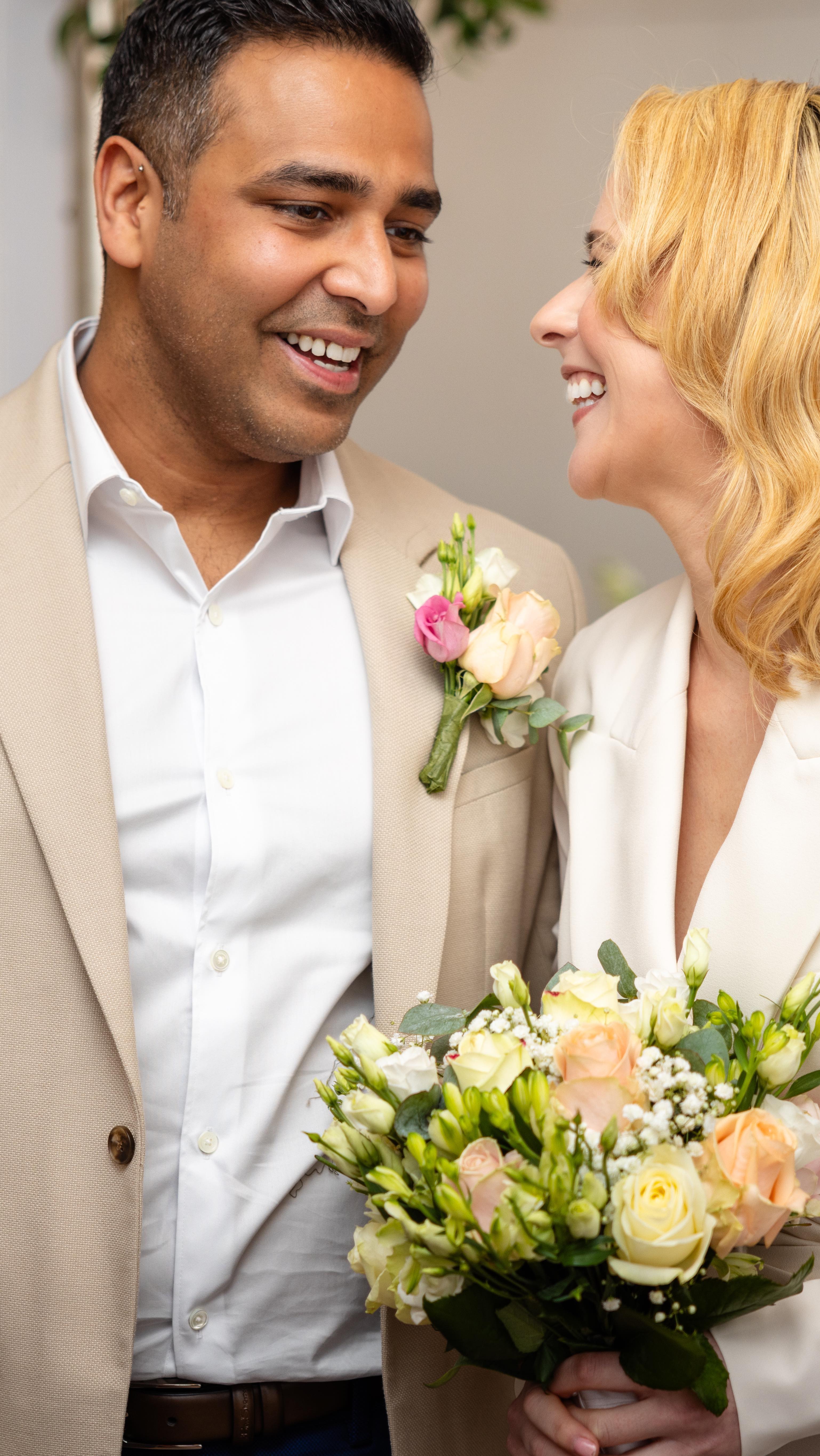 If you see someone without a smile, give them one of yours โจ
If you see someone whoโs having a wedding soon and still has no photographer, give them my web link ๐
Simple philosophy ๐