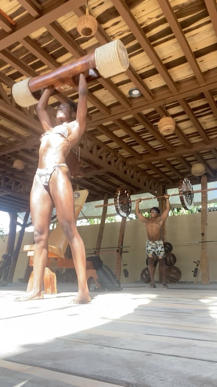 Jungle Fever 🌴
.
.
.
#tulumjunglegym #baecation #summerbodies #naturalbodi #adventuresofstitchandangel