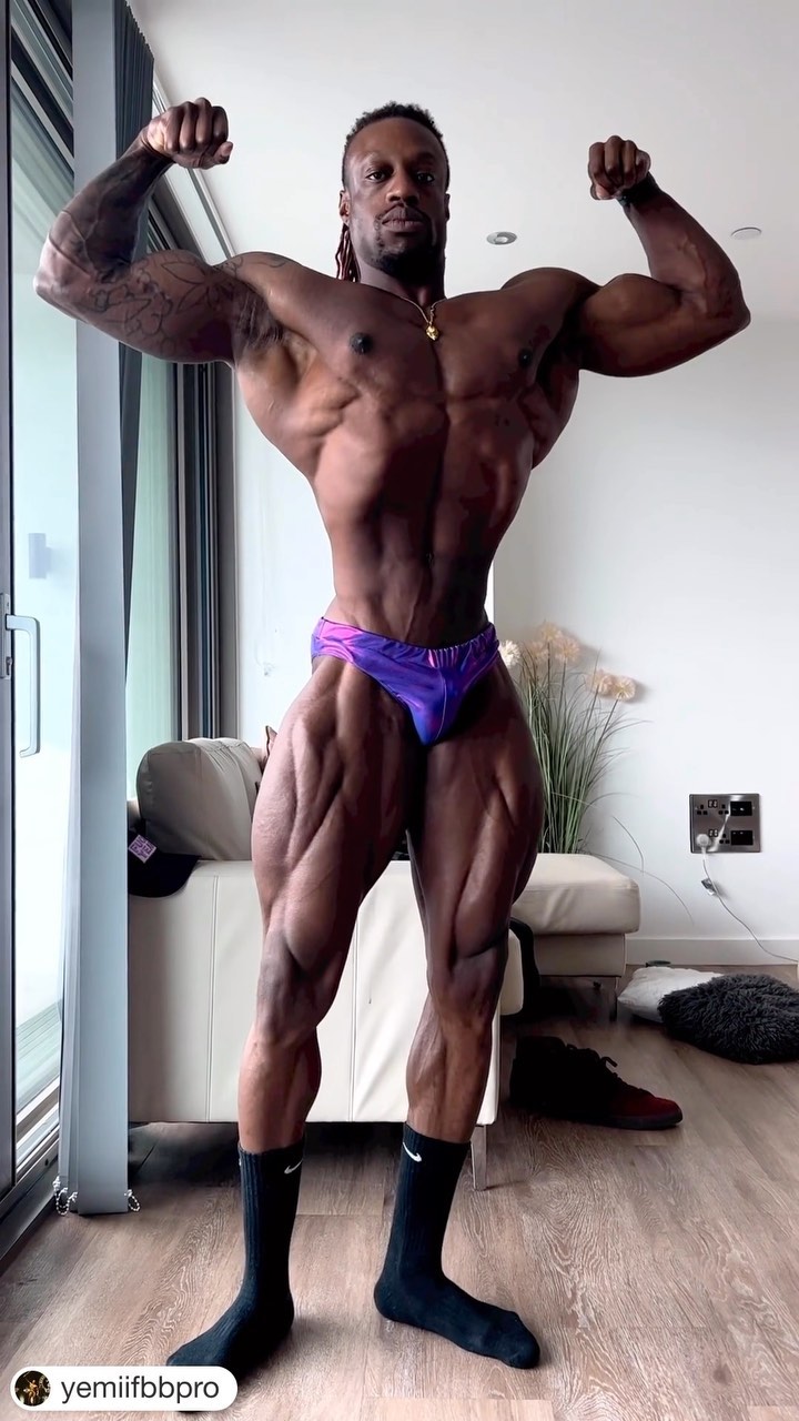 Fancy something a little different for check ins? @yemiifbbpro bringing the style with his Purple Joker Classic Physique Trunks 💥 #Repost @yemiifbbpro with @get.repost
・・・
Guess we are in shape… one one day of running flat. Food 📈 output 📉 9 days to go.
#clsssicphysique #bodybuilding