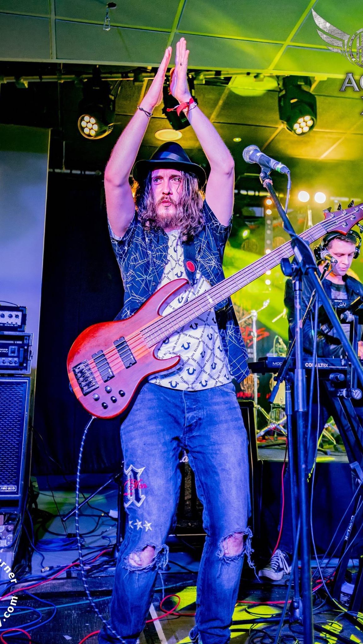 IDENTITY - Live at HRH X AOR in Great Yarmouth ๐ค
#junction28band #junction28 #j28 #livemusic #unsignedmusic #undiscoveredmusic #originalmusic #liveband #unsignedband #dancemetal #synthmetal #hardrock #electronicmusic #singing #singer #guitar #bassguitar #synth #drums #hrh #hrhfestival #hardrockhell