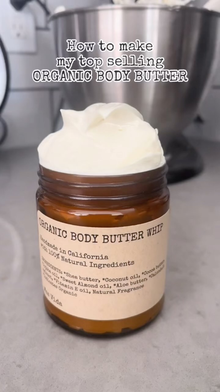 Organic body butter minus all those toxic chemicals. Deeply nourishing and smells heavenly 🍦 🤤 #skincare #bodybutter #diy #smallbusiness #organic