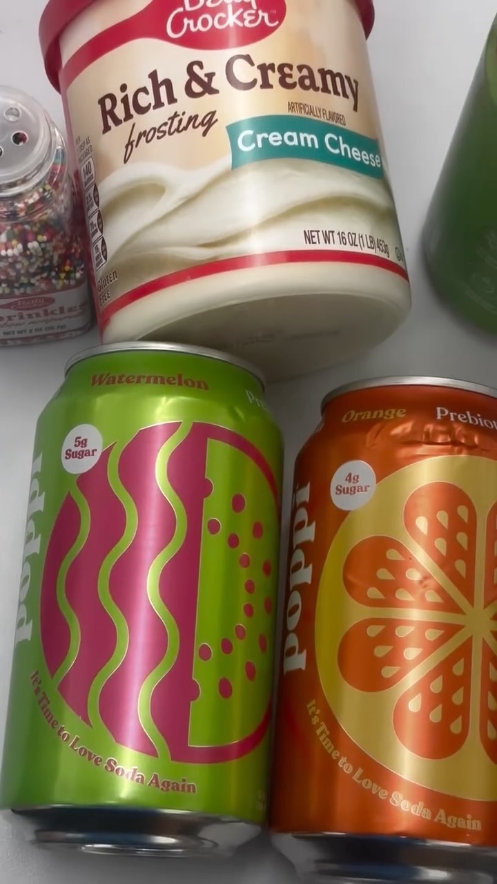 Cookie decorating makes the club grow stronger ♥️🍪✨ Thanks to everyone who braved the 🥶frigid🥶 weather last night and decorated some yummmmyyyyy cookies!