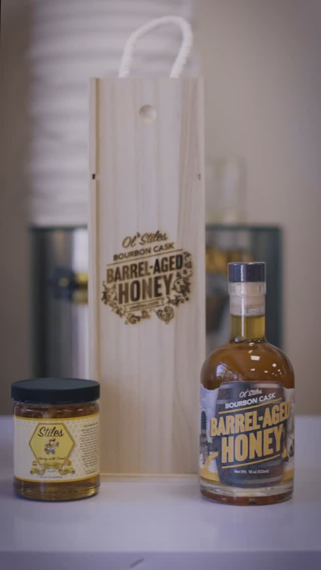 Father’s Day is coming up soon! For a limited time we’re opening orders for a custom gift box for Dad with your personalized message on it. Each box comes with a bottle of our incredible Barrel-Aged Honey that sits on oak for 4 months taking on the sweet hints of vanilla and candied sugar you can only get from small batch artisanal bottles. We also include our Raw Chunk honey that is both an exceptional wildflower honey and a great point of comparison for the barrel-aged when tasted side-by-side. The pre-order window is limited and once they are gone that’s it until next year. #fathersday2025 #giftideasformen #bourbondrinker #honey #barrelaged #cocktails #localhoney #giftsfordad #limitededition #specialrelease