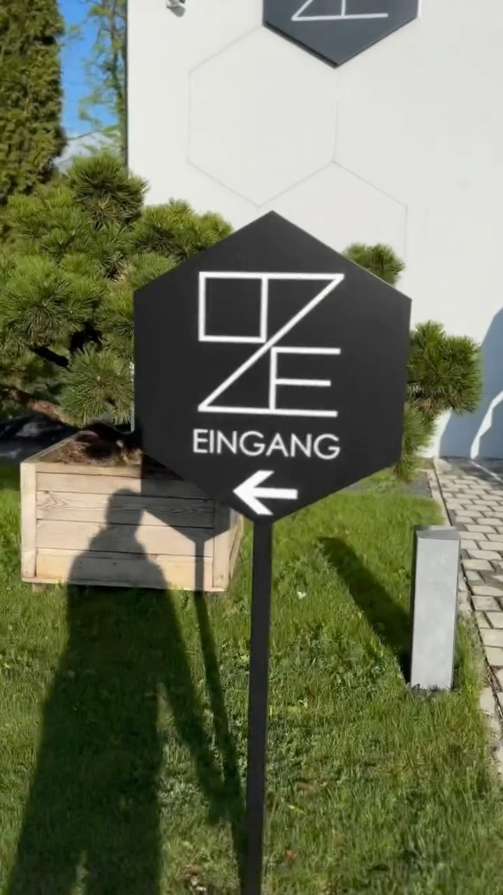 Der Weg zu uns! Keep on moving! Wir bieten ganzheitliches und individuelles Reformer Pilates Training. Wir möchten euch auf euren Wegen zu mehr Gesundheit und Stärkung von Geist und Körper unterstützen. #grünwald #pilates #zoesports #sport #reformer #nextlevel #goodvibes #münchen #motivation