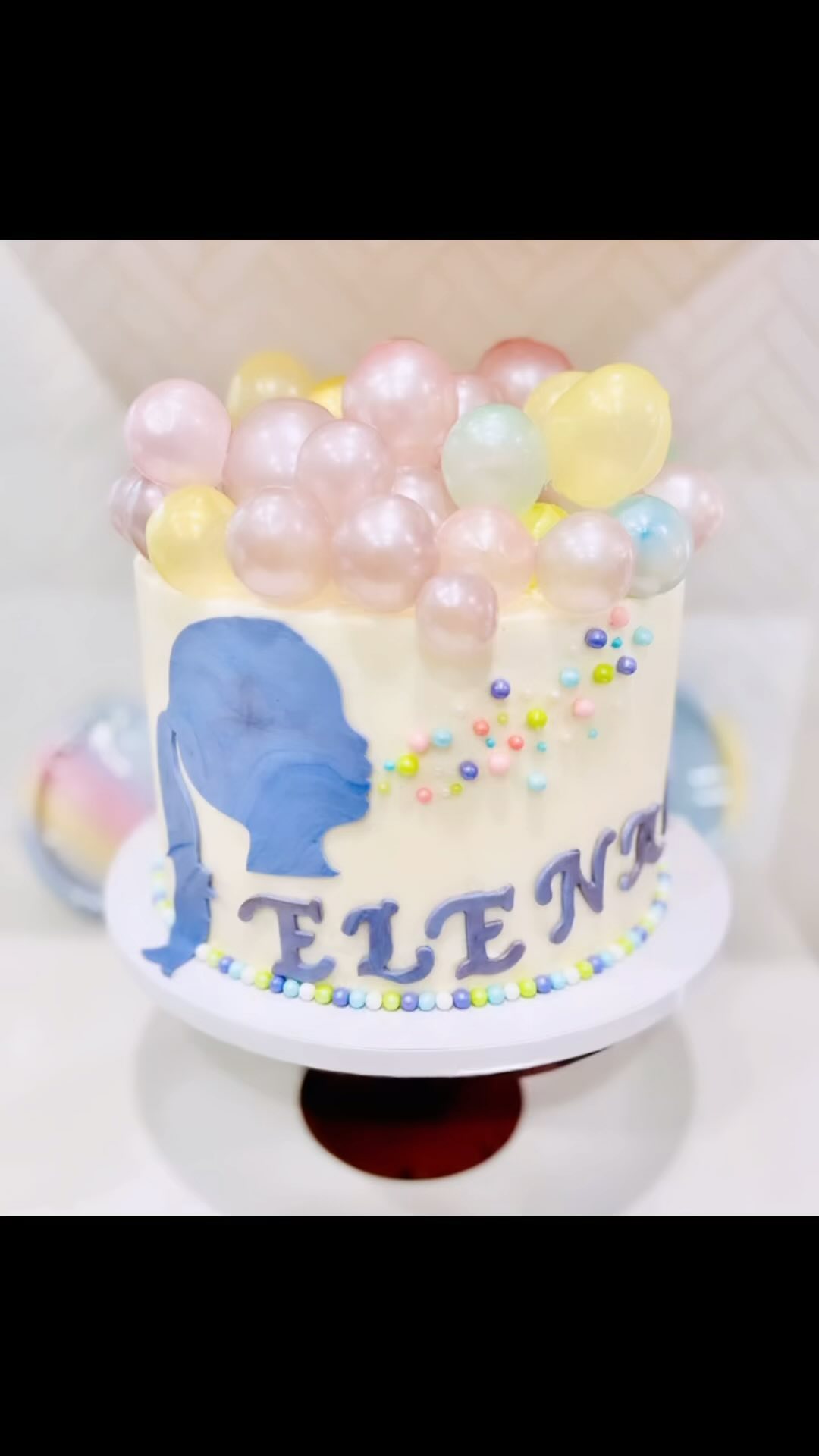 Happiest Bubbleriffic Birthday to our sweetest Elena! She turns 6 today! Had so much fun creating this all edible bubble themed birthday cake!!
We love you so much baby girl! Happy Birthday! 🥰🥳🎉
#bubblebirthday #6thbirthday #bubblethemedbirthday #birthdaycake #weloveyou #paysonaz🌲 #paysonazbakery #kendras_country_bakery