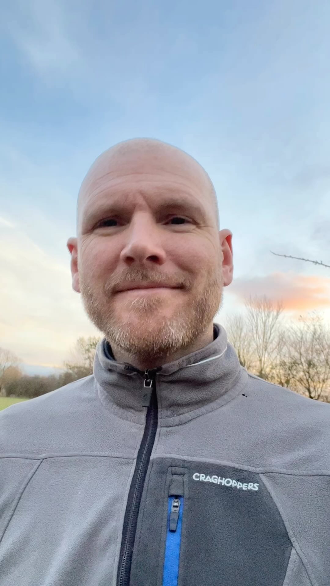 Another Composting session! The compost heap is the kitchen of the garden and is probably the most important part of your plants health. Good soil means good heathy strong plants which equips them to fight off pests and diseases and enables water retention through drought. The big pay off is lots of flowers and fruit crops!!
#organicsoil
#soilhealth
#compost
#gardenmaintenance
#landscapegardening
#gardeninspiration
#gardenlife