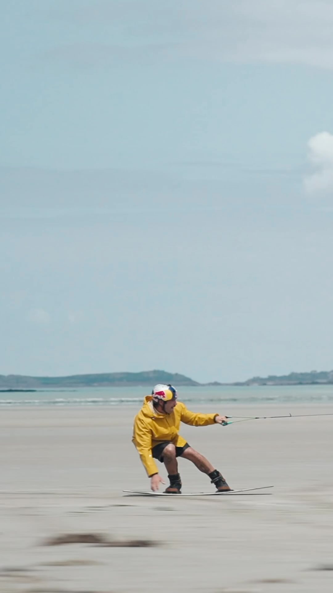🦪 From oyster beds to sandcastles, this is how @jules.charraud takes a vacation in Brittany 🇫🇷
The latest clip from @redbullfrance is a blast once again!
Full clip - Link in bio!
#pulledbysculpture