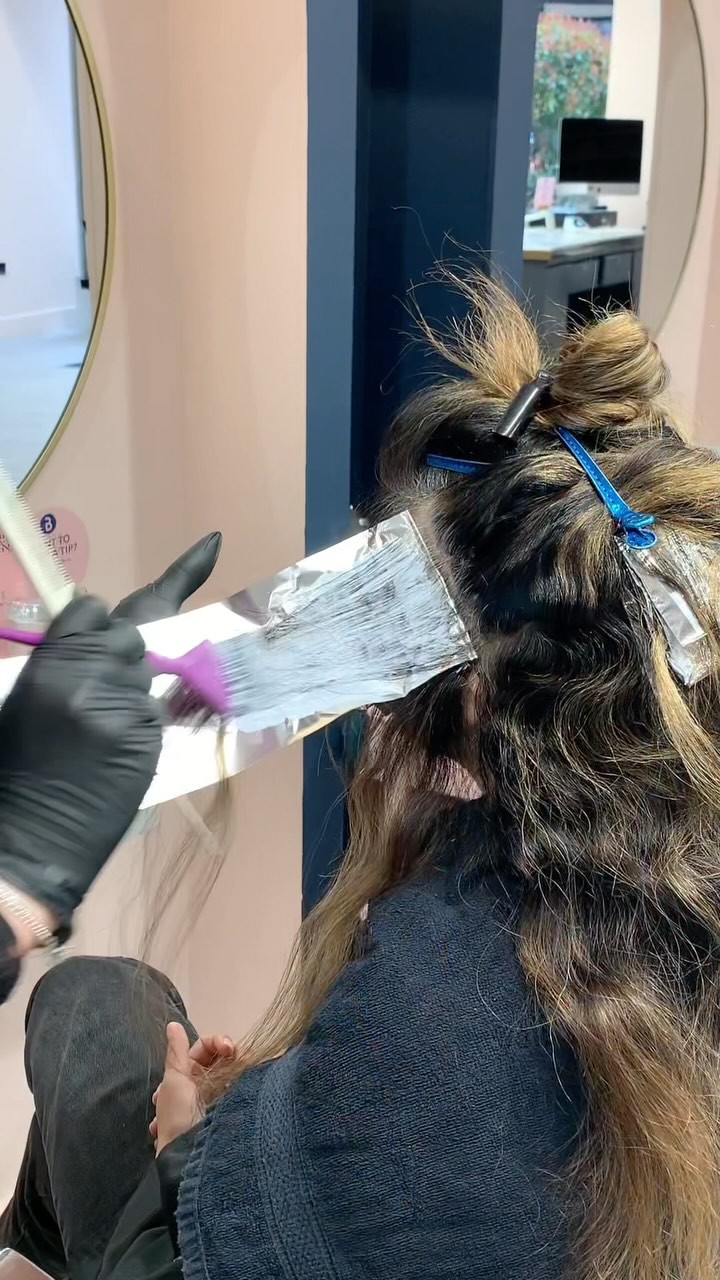 ✨ Balayage magic in the making… ✨
Watch as Sophie works her artistry to create the dreamiest, sun-kissed balayage! 🌿✨ At Bouyage, we specialize in effortless, lived-in color that grows out beautifully. Ready for your glow-up? Book your balayage transformation today! 💇♀️🎨
#BalayageBySophie #BouyageBeauty #StAlbansSalon #LivedInColor #HairGoals #BalayageSpecialist #LuxuryHairExperience