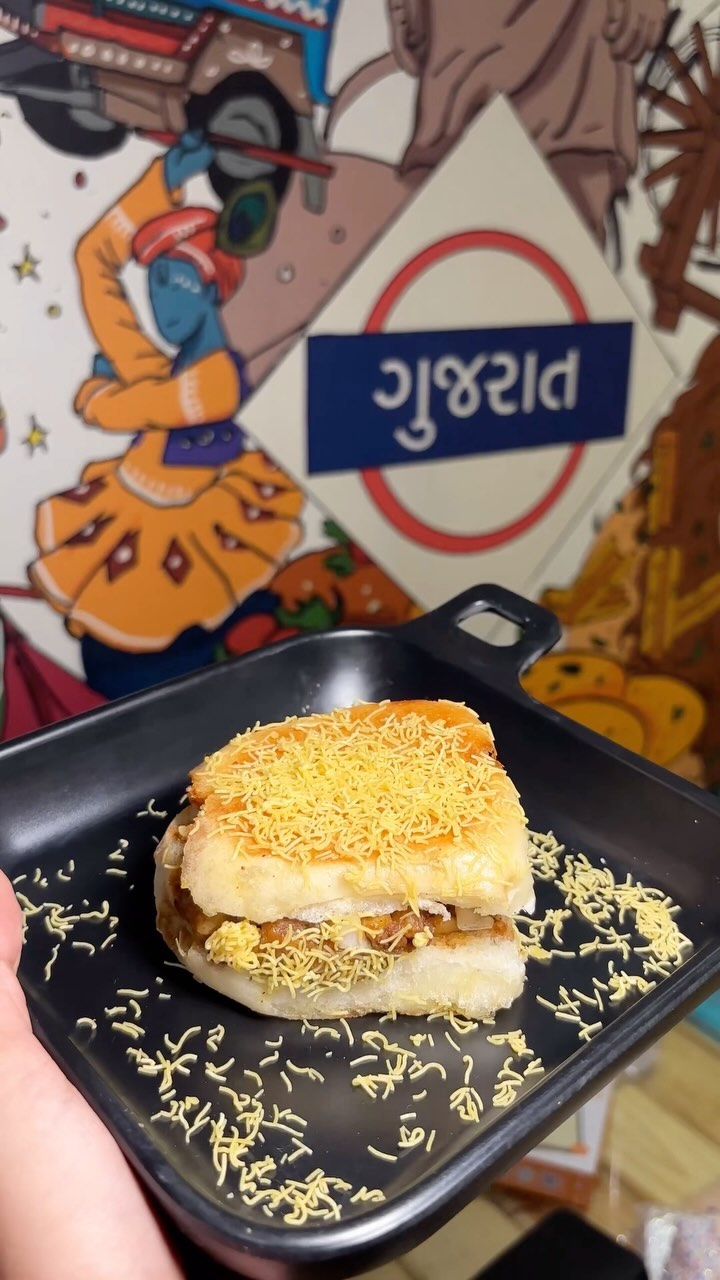 Get the Best Homely feeling wale Vada Pav & Dabeli by Anila Aunty!
@pkvadapav
#Place: PK Vada Pav and Dabeli, Rajmohalla
@pkvadapav
.
.
We’re proud to serve 100% hygienic and home-made quality food at affordable prices.
The Gujju couple definitely gives a homely vibe making you feel just like home!
.
.
Today, we’re No.1 on Google ratings for both Vada Pav and Dabeli.
We have also created an entire board full of sticky notes where people have written about their experience at PKs.
Do not forget to write one for yourself whenever you visit us ❤️
.
.
Recommended Dishes:
Classic Vada Pav, Kutchi Dabeli, Thepla, Bombay Bhel, Sev Puri, Kesar Milk, Kesar Soda
.
.
Available on Pre-orders:
Thepla, Dhokla (not khaman), Instant Indori Poha, Kesar Syrup, Rose Syrup
.
.
Timings: 12.30pm - 9:00pm (Sunday Closed)
Address: 14/7, North Rajmohalla, Near Sabji Mandi, Indore
Call/Whatsapp: 9425312212/9424865651
#PKVadaPav #VadaPav #Dabeli #AuthenticTaste #VocalForLocal #StreetFood #VadaPavLovers #Thepla #SevPuri #KesarMilk #BombayBhel #Indore #IndoreFoodies #VadaPavLovers