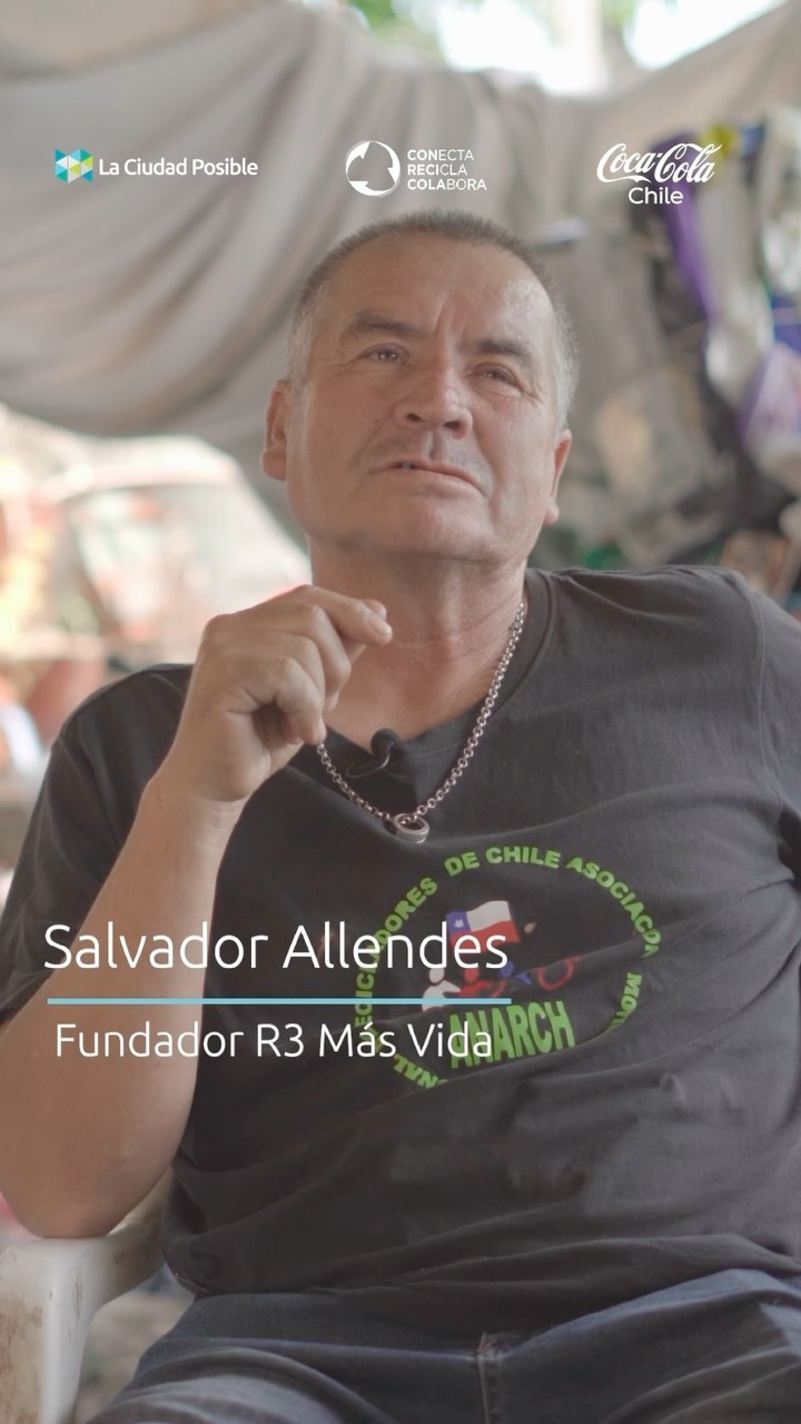 iLos protagonistas de #ConectaReciclayColabora son los recicladores y gestores! ♻️
A partir de este reel, te presentamos sus historias:
Salvador Allendes, fundador de R3 Más Vida, con quién trabajamos junto a la Anarch, #LaCiudadPosible y @cocacolacocl, a través del programa #ConectaReciclaYColabora.
A lo largo de su trayectoria, Salvador junto a su organización, han colaborado con la recuperación de miles de kilogramos de materiales como plástico, cartón y fierro, dándoles una nueva vida.
En una sociedad de consumo, los recicladores como Salvador rescatan residuos de hogares de diversas comunas de la Región Metropolitana, dándoles una segunda oportunidad y promoviendo un ciclo más sostenible.
Si te interesa conocer más del servicio de reciclaje que entrega R3, escribenos para ponerte en contacto con ellos.
¿Eres reciclador, gestor o municipio que recuperas plástico PET?
¡Contáctanos, únete y sé parte del cambio!
#UnChileSinResiduos #Sustentabilidad #Reciclaje
#EconomiaCircular