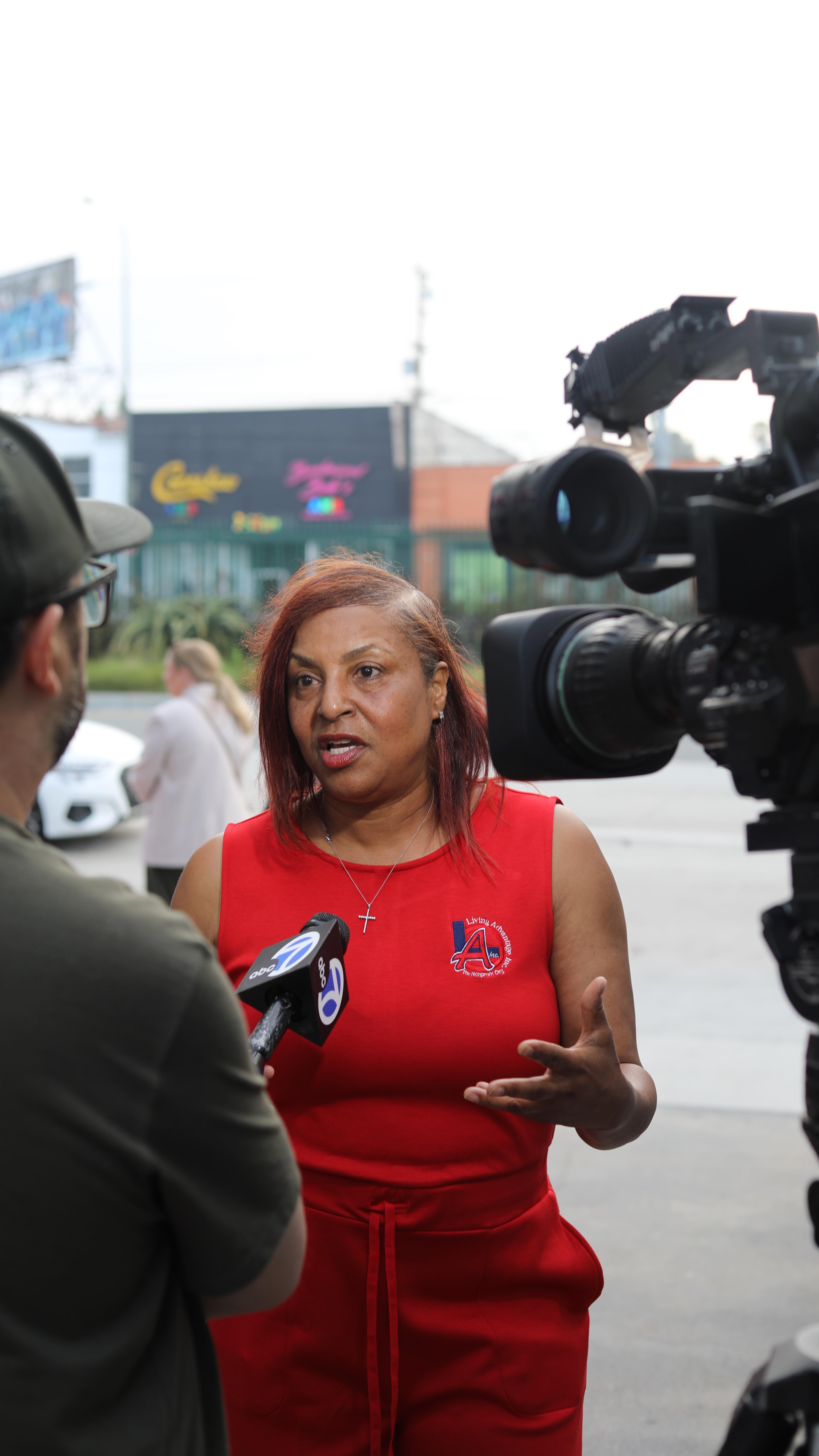 We’ve got something special for you! Check out this exclusive raw footage from @abc7la giving you a behind-the-scenes tour of the Living Advantage Youth Center! Although it never aired, we’re thrilled to share this sneak peek of our state-of-the-art facility dedicated to empowering and supporting at-risk youth. 🙌
From classrooms and counseling rooms to our awesome gaming and media room, see how we’re making a difference in our community and providing a safe haven for growth and development. 🌟
Thank you ABC7 for coming out to support our new center!
#LivingAdvantage #YouthCenter #ABCFootage #BehindTheScenes #CommunitySupport #YouthEmpowerment #ExclusiveTour #GamingRoom #MediaRoom #LAInc #LivingAdvantageInc #youth #LAYC #abc7 #news
