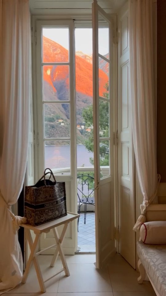 Winter lights vibes ❄️
Thank you 🌹 @fyzakadir30 📹
.
.
.
.
.
.
#italy #italianlakes #italiansummer #resort #villa #boutiquehotel #relais #lakecomohotel #lakecomo #luxuryvilla #travel #bestvacations #bestplacestogo #beautifulhotels #beautifuldestinations #hotelsandresorts #letstravel #instatravel #luxuryhotel #lifewelltravelled #luxurytravel #luxuryresorts #travelandleisure #luxuryworldtraveler #travelawesome #wonderful_places #wanderlust #wonderfuldestinations #condenast #cntraveler
