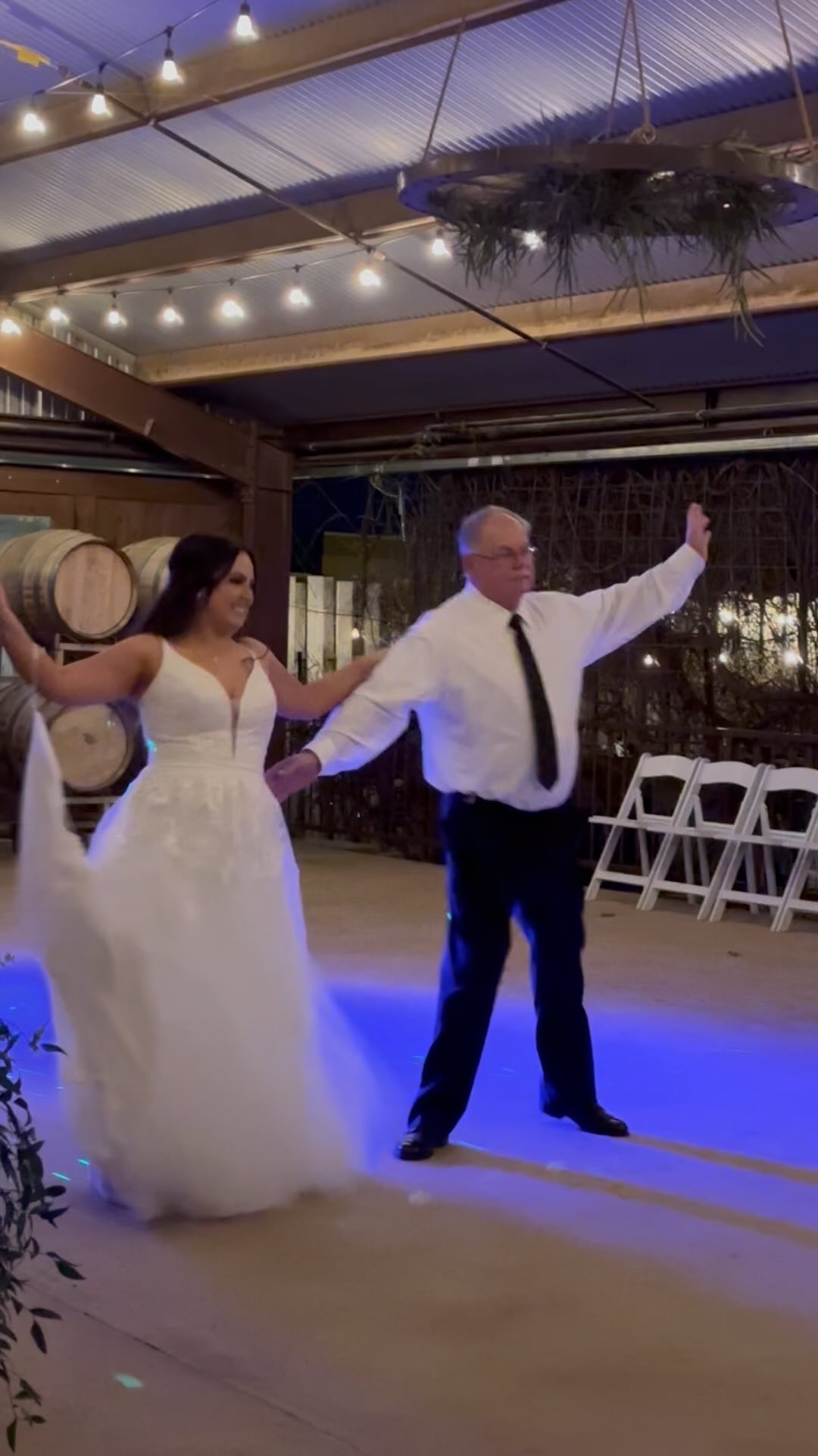 This will forever be a core memory for the bride! 👰 💜