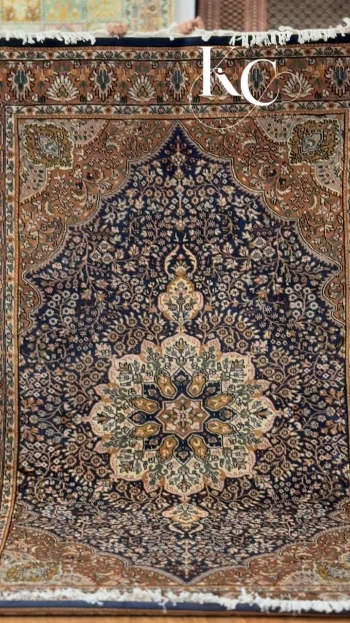 Masterpiece in Wool – A Hand-Knotted Carpet Woven with Tradition, Precision, and Artistic Excellence.
:
:
:
@kashmir_cashmeree
:
:
:
#réel #reelsteady #reels #reel #trending #trendingreels #trend #trendin #trendigreels #carpets #carpetsofinstagram #rugs #rugsofinstagram #rugsonline #rugsusa #rugsforsale #rugsonrugsonrugs #handmade #handmadecarpet