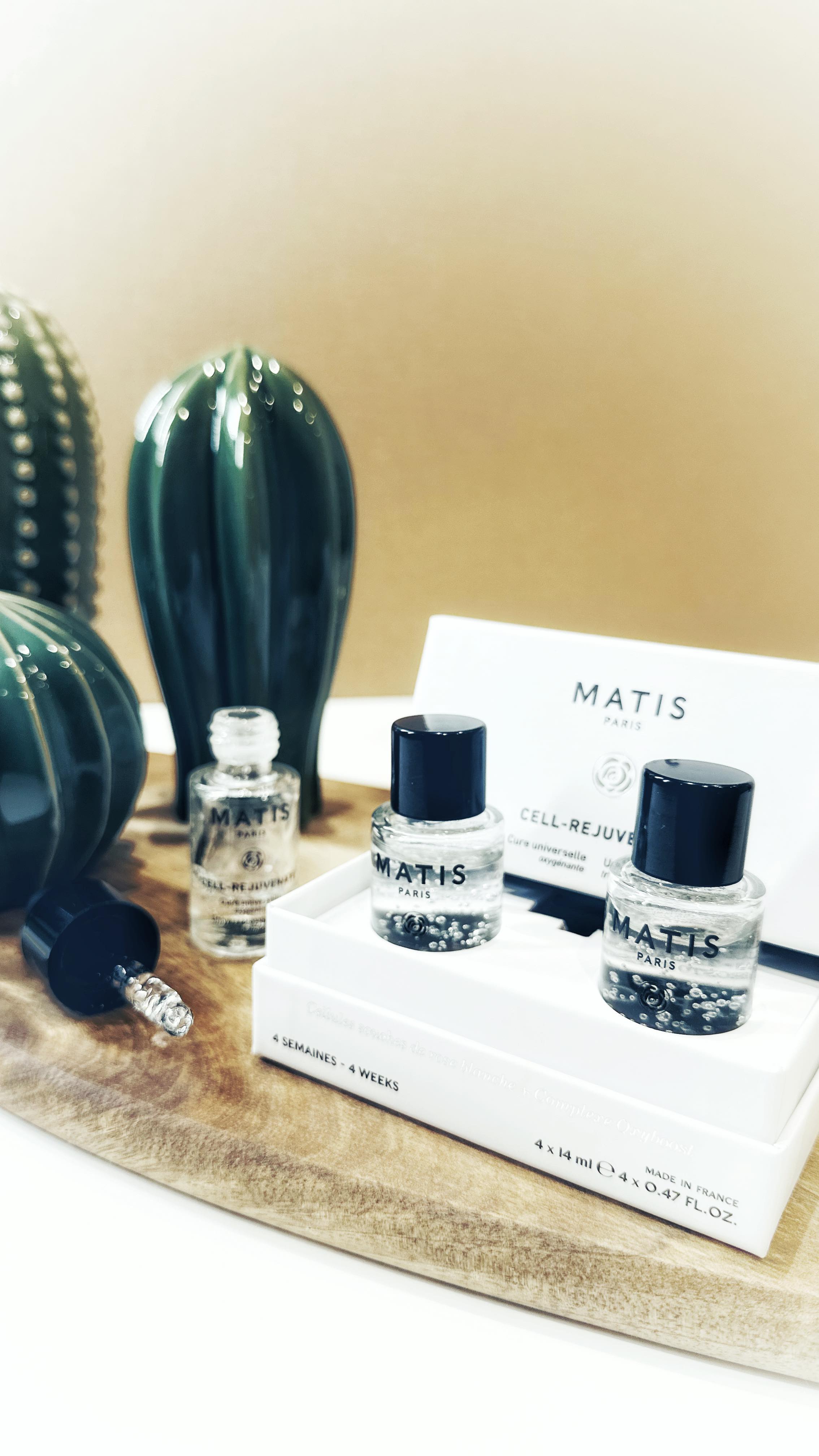 !!! NEW ARRIVAL!!!
Erlebe jetzt die Magie🪄 dieser 28-tägigen hochkonzentrierten Sauerstoff-Heim-Pflegekur und enthülle Deine strahlendste Haut! 🌟
Lass uns über CELL-REJUVENATE das neue Must-have von MATIS PARIS sprechen…
Die ideale Ampullen-Kur für jahreszeitliche Veränderungen, hormonelle Umschwünge, Stress oder fahler, grauer und müder Haut.
Vier Fläschchen, eines pro Woche, enthüllen eine sichtbar jüngere, strahlendere und schönere Haut!
Entdecke jetzt die neuen hochkonzentrierten Superhelden!🦸🏼♀️🦸🏼♀️🦸🏼♀️🦸🏼♀️
Dermatologisch getestet.
Übrigens ich benutze CELL-REJUVENATE seit 20 Tagen und bin jetzt schon hell begeistert! Also auf was wartest Du noch?
Deine Catalina
.
.
.
.
.
.
.
.
#sauerstoff #cell #cellrejuvenation #avouscosmetics #matis_switzerland #skincarerevolution #antiaging #wellaging #glowingskin #healthyskin #kosmetik #bestproduct #ampullen #zürich #rüti #dürnten #tann #zürichoberland