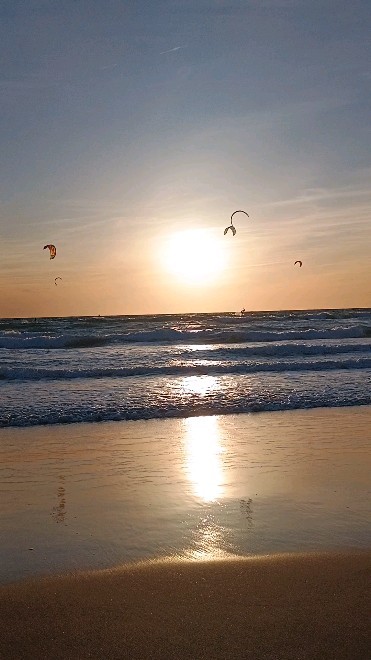 #Tarifa #kitesurfing #sunsetkiteboarding