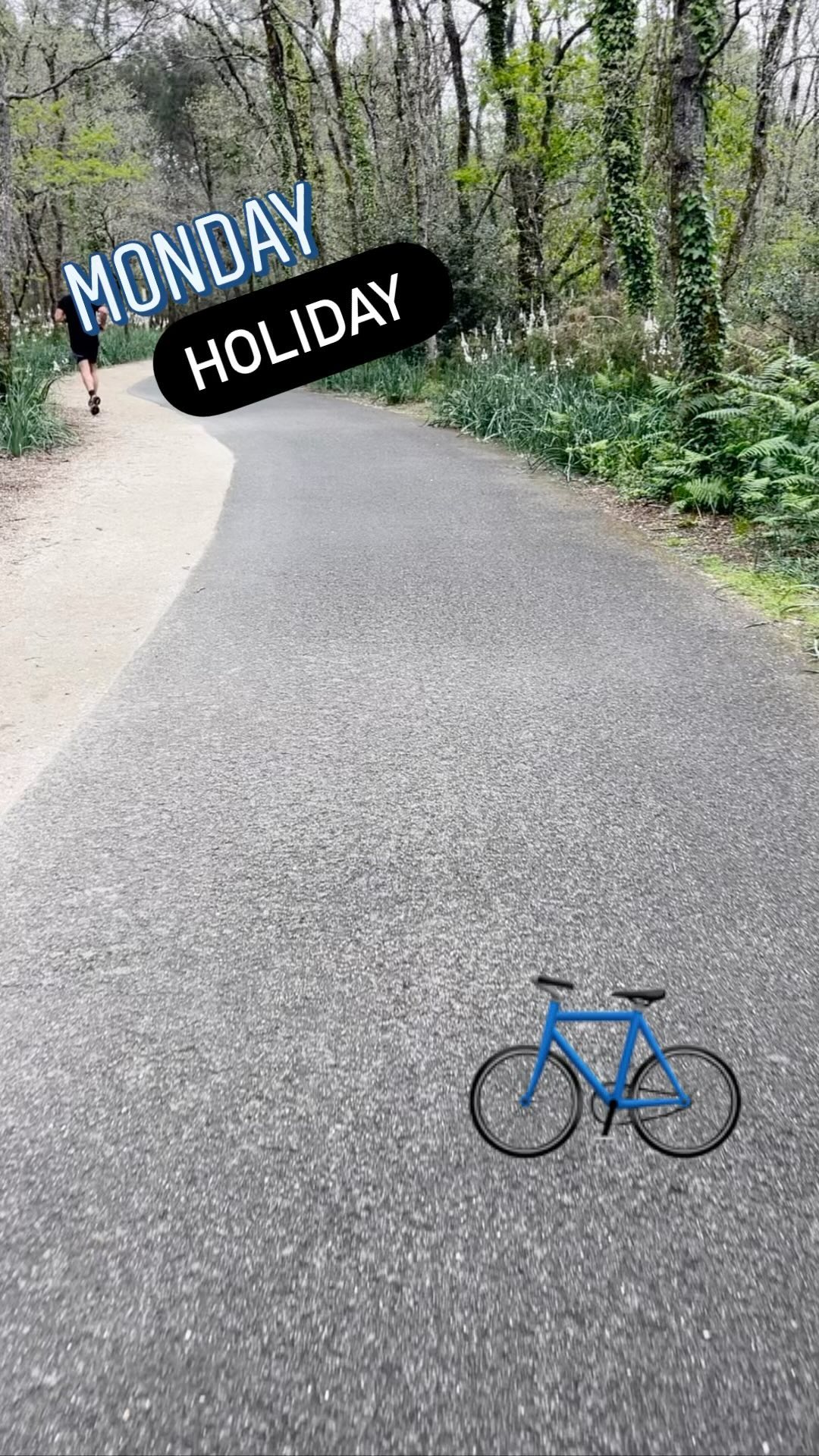 Holiday weekend fun!! Love all of our bike paths!! #bikepaths #pistecyclable #pesssc #bourgailh #lepeugue #bordeaux #monpessacamoi #bdxlive #biking #velo #weekendbikeride #velodeville