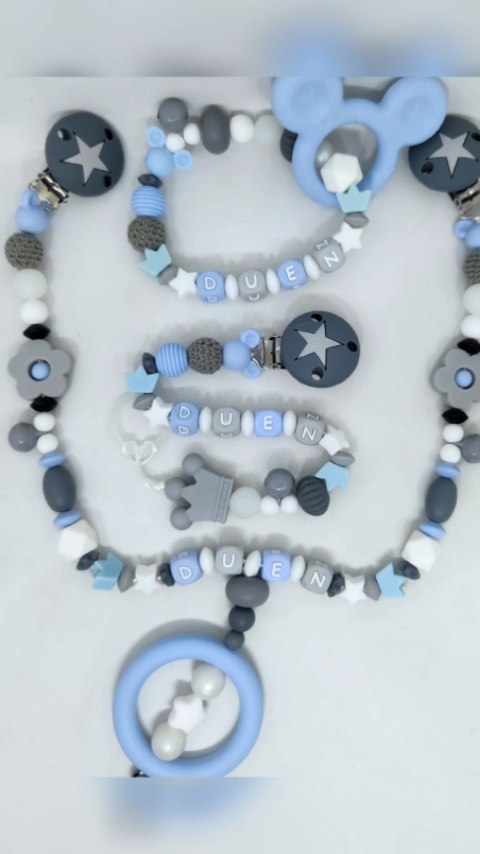 Silikon-Set besteht aus:
Kinderwagenkette
Nuggikette
Beissring/Greifling
Duen💙
.
.
#silikon #freundeskreis #setup #mylove #mylife #decoration #colorfull #switzerland #photpoftheday #interiordesign #fyp #fypシ #fipシ #fypシ゚viral #myworldmydream💪 #moment #happy #greatfulheart #greatdanesoftiktok #schnullerkette #schnuller