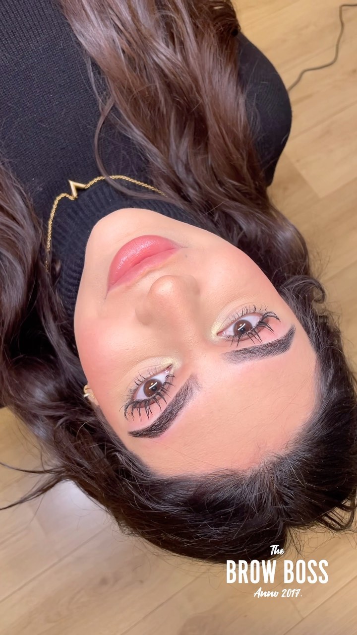POWDER BROWS❤️🔥
Bij onze brow queen Noa✨
#powderbrows #pmu #ombrepowderbrows #thebrowbossnl #thebrowbossutrecht #browtransformation😍 #permanetmakeup