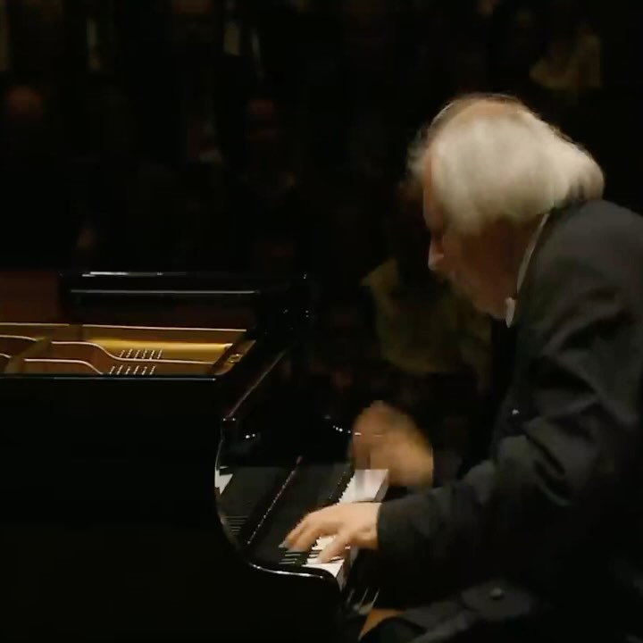 Letzte Tickets – Grigory Sokolov morgen Donnerstag, 20. Juni um 19.30 Uhr live im @casino_bern !
Infos und Tickets meisterzyklus.ch
@derbund @krompholz.ag @casino_bern @bernerkulturagenda @bellevuepalace @klassikkonzertebern @zytglogge_verlag @bekb.ch