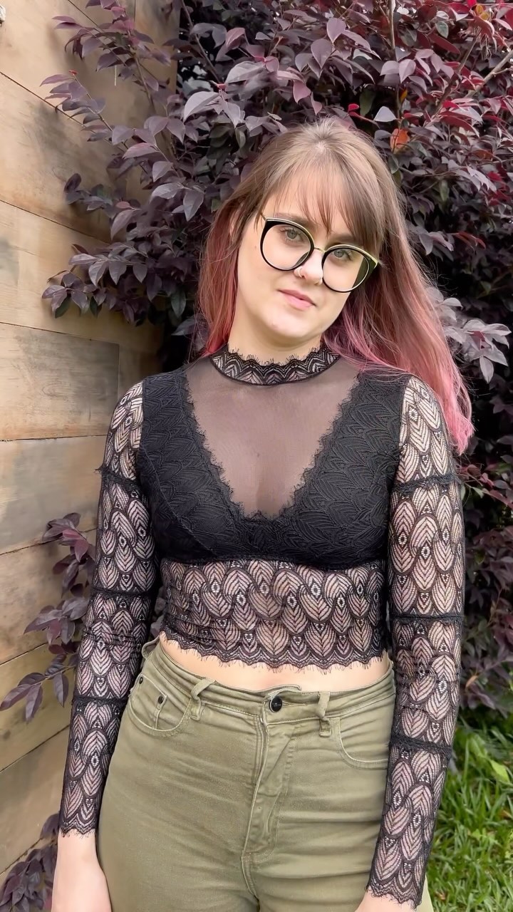 My new lace crop top is ready! ✨
I tried to place the lining strategically so I could wear a bra underneath it. I should have made the lining a little bit bigger, but I still love it. 💕
I really enjoyed making this crop top. I can already see myself wearing this a lot! It’s perfect for evenings out, especially with high-waisted jeans or a skirt.
#sewingproject #sewinglace #sewsewsew