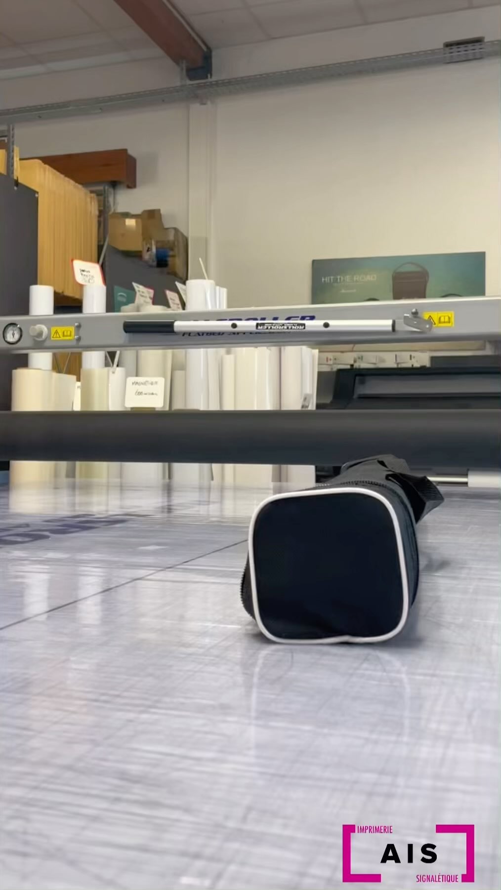 Production d’un Roll Up pour l’habillage intérieur de leur showroom.
Merci à la société Les Menuisiers de France pour leur confiance 🙏
#kakemono #bassindarcachon #bordeauxmaville #imprimerie #communication #adhesif #signaletique #imprimeur #lesmenuisiersdefrance #bordeaux #bordeauxmetropole