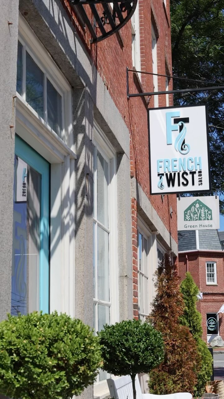 Welcome to French Twist Salon ✨ Located in Newburyport, MA!
We can’t wait to see you! Book your appointments with our talented stylists today!
🎥 @kays__social
•
•
#newburyportma #hairsalon #frenchtwist #masalons
