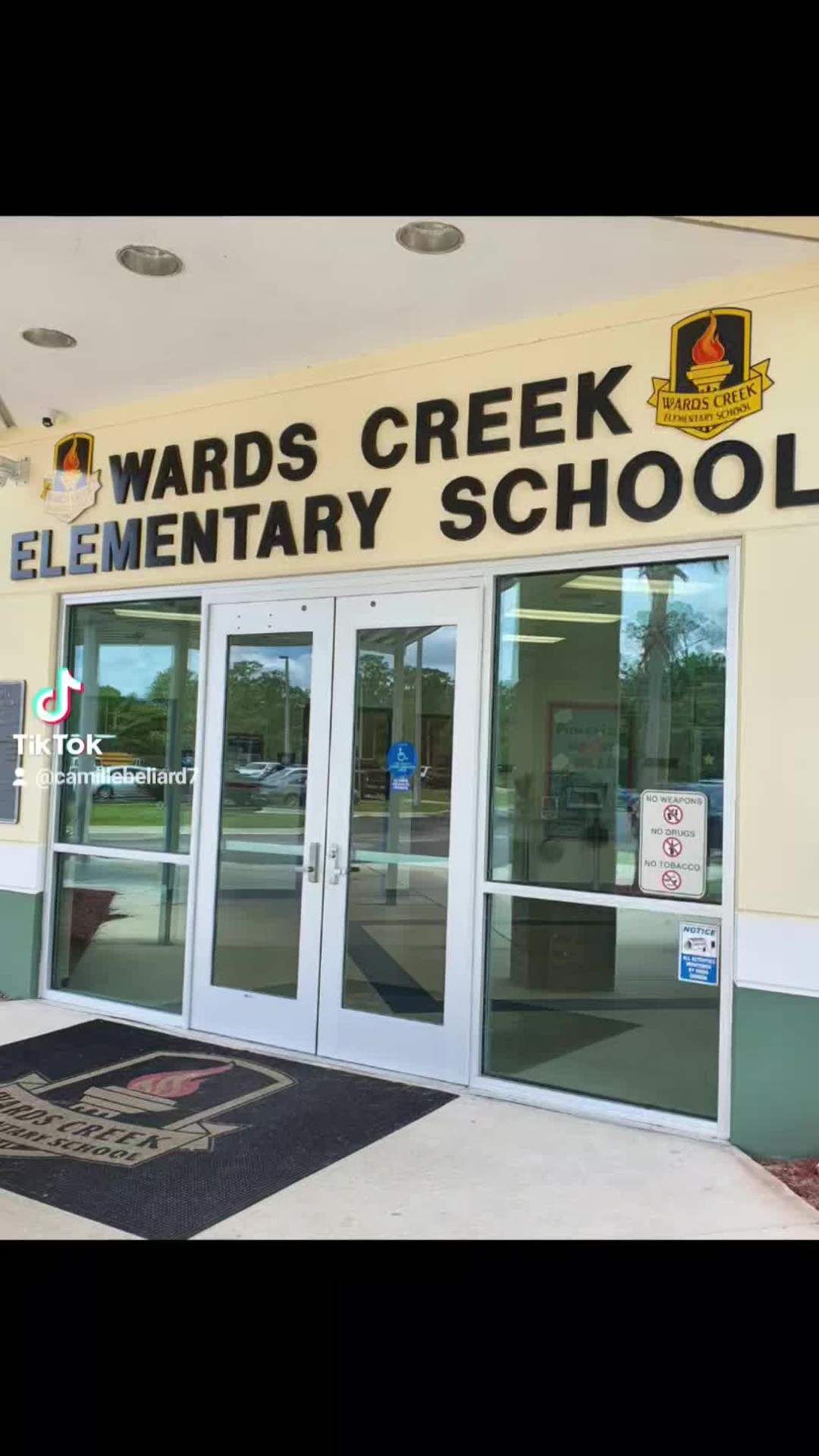 * I DO NOT OWN THE RIGHTS TO THIS MUSIC*
Aloha it's Wards Creek Elementary School's 5th Grade Luau. They had the best time. They danced, ate, played games & of course had some photobooth fun! Mahalo Everyone! #photographe #photoboothfun #northfloridaphotographer #wardscreekelementaryschool