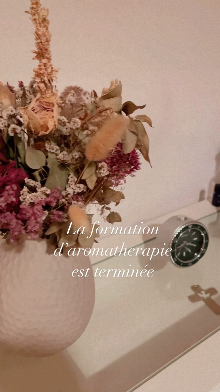 La formation professionnelle est terminée pour cette année. Merci à tous pour votre enthousiasme. Vos neurones ont tenu bon ! 😁 #aromatherapieenergetique #huileessentielle #medecinedouce