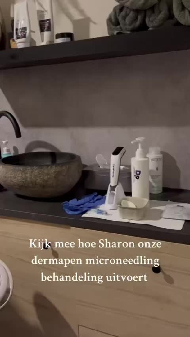 De meest effectieve behandeling van dit moment!
Dermapen Microneedling!
Zet je huid aan het werk en krijg een stralende, strakkere huid met een prachtige glow!