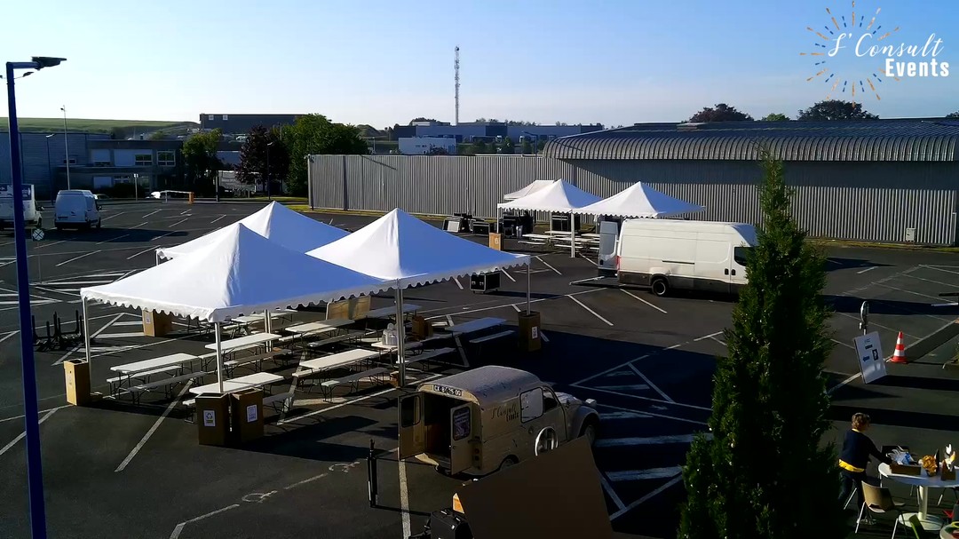 Parce que lâĂ©vĂ©nementiel, ce nâest pas juste passer deux trois coups de fil đ. Organiser un Ă©vĂ©nement, câest un vĂ©ritable travail de prĂ©cision et de coordination . De la premiĂšre idĂ©e đĄ Ă la gestion des derniers dĂ©tails , chaque Ă©tape est cruciale pour garantir la rĂ©ussite du projet.
Il ne s'agit pas seulement de choisir des prestataires, mais de s'assurer que tout coĂŻncide, dans le respect des dĂ©lais et du budget . La gestion des imprĂ©vus, la mise en place de la logistique, la crĂ©ation de l'ambiance et l'animation... Chaque aspect doit ĂȘtre soigneusement pensĂ© pour que le jour J soit un succĂšs đ.
đ„ DĂ©couvrez cette vidĂ©o qui vous plonge dans les coulisses des derniers prĂ©paratifs et montre pourquoi une bonne organisation est essentielle. Un Ă©vĂ©nement rĂ©ussi, câest avant tout une prĂ©paration impeccable en amont, et ça, câest notre expertise !
Alors, profitez pleinement de votre Ă©vĂ©nement, on sâoccupe du reste đ. Contactez-nous !
#evenementiel #eventsplanner #organisation #travail #montage #Ardennes #Grandest