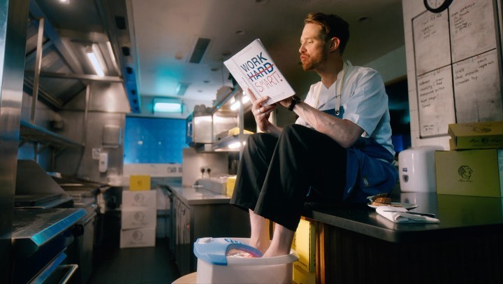 “The Lazy Chef” Commercial for @pepesaya Australian Cultured Butter.
Shot on Sony Venice
Production Co: Plucky Films
Producer/Writer: Toby Laurence
Dir: @tobylaurenceuk
DP: @richardallen1989
Chef: @jamesgsloan
This has been out a while but we forgot to post it on socials. So enjoy!
#PluckyFilms #Commercial #Butter #PepeSaya #Australia #commercialfilmmaking #TVC #sonyvenice #Sony #angenieux #arrimasterprime #videoadvertising #tvcommercial #foodcommercial #productioncompany #advertising #marketing #humoursells #indifilm #independentfilm #videomarketing #Tobylaurence #Theroundbutter #chunkydavespeanutbutter