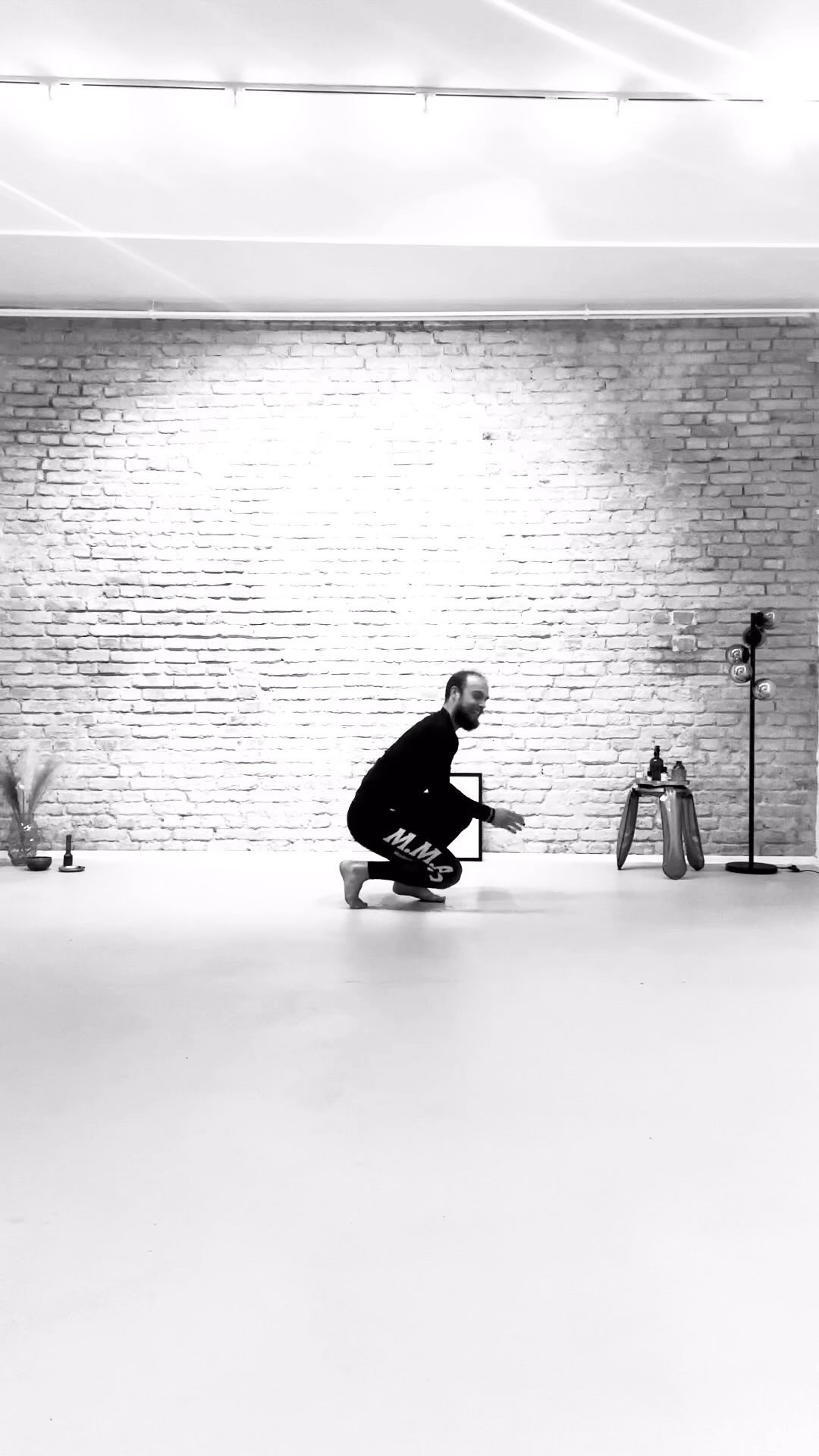 MOBILITY CALISTHENICS. YEAH! Build strength, embrace upside down and maybe trying something new. KRZBERG TUESDAYS 19:45. #mobilitytraining #calisthenics #flow #upsidedown #handstand #yeah #sweat #yeahstudio