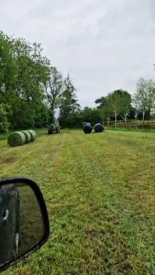Saturday update:
Wrapping silage bales and racing the rain
#farmingIreland #farming365 #farmingireland