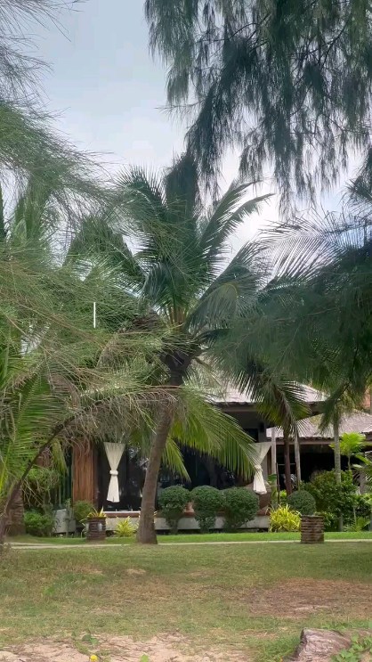 Quick tour of the Beachfront Villa with @rxnlazar